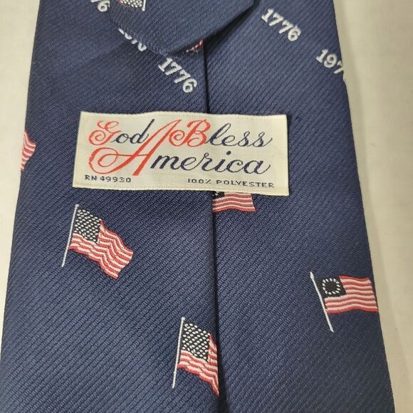 God Bless America Bicentennial Tie - Picture 3 of 4